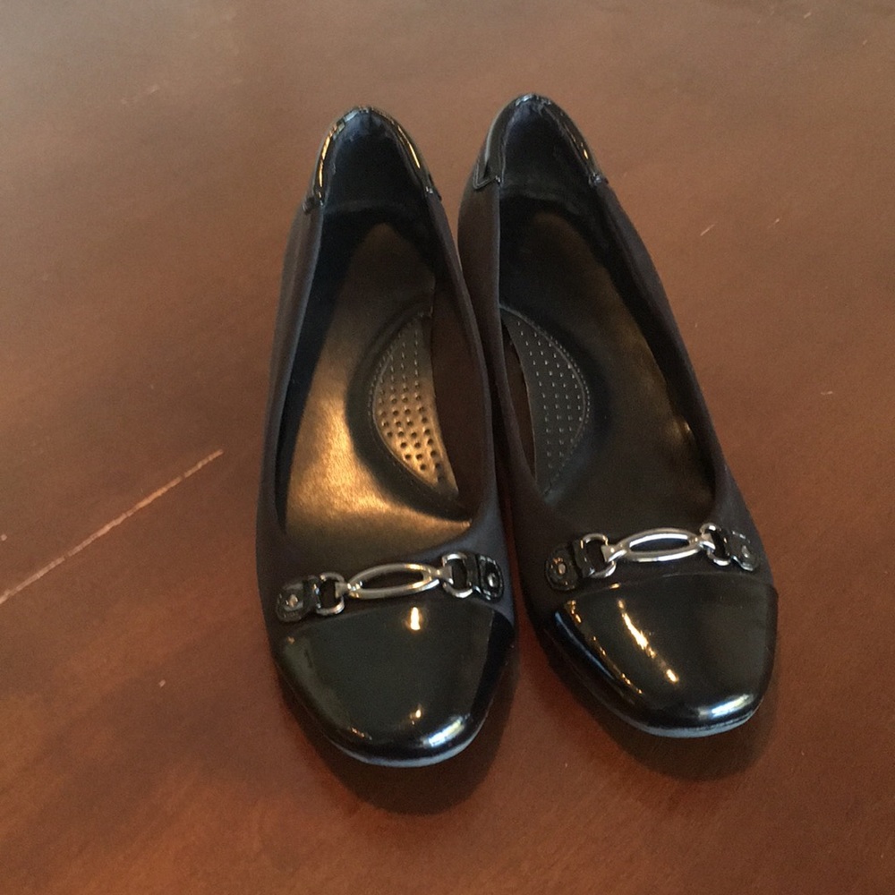 Naturalizer Comfort low wedge heels